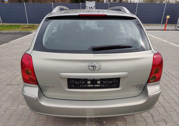 Toyota Avensis cena 15900 przebieg: 220000, rok produkcji 2005 z Góra małe 154